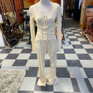 NWT Out From Under Cream Set